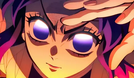 Shinobu Kocho de Kimetsu no Yaiba sur une affiche publicitaire géante au Japon