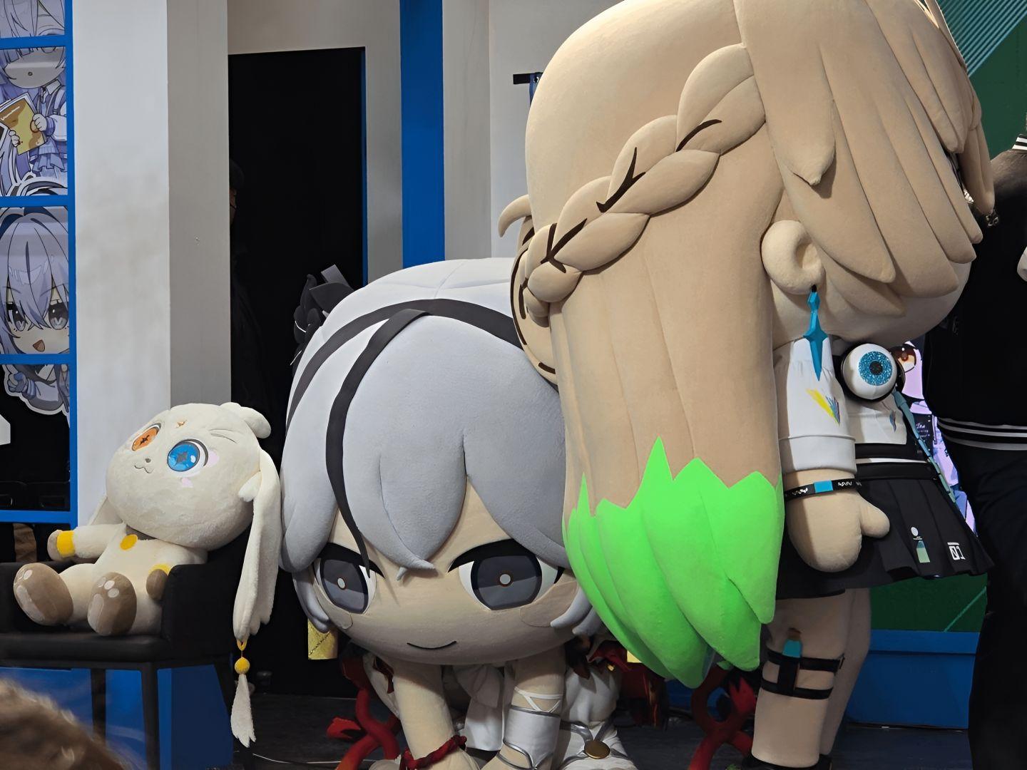 Mascotte Camellya de Wuthering Waves lors de l'événement en Corée du Sud