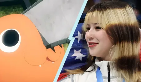 Alysa Liu célébrant sa victoire olympique avec son Pochita de Chainsaw Man