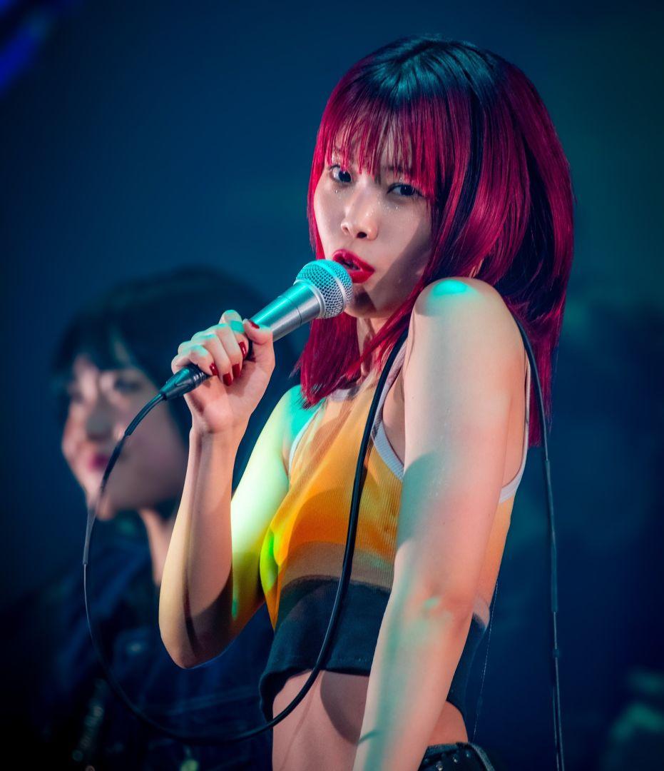 Aina The End, l'artiste japonaise, avant de rejoindre le groupe BiSH